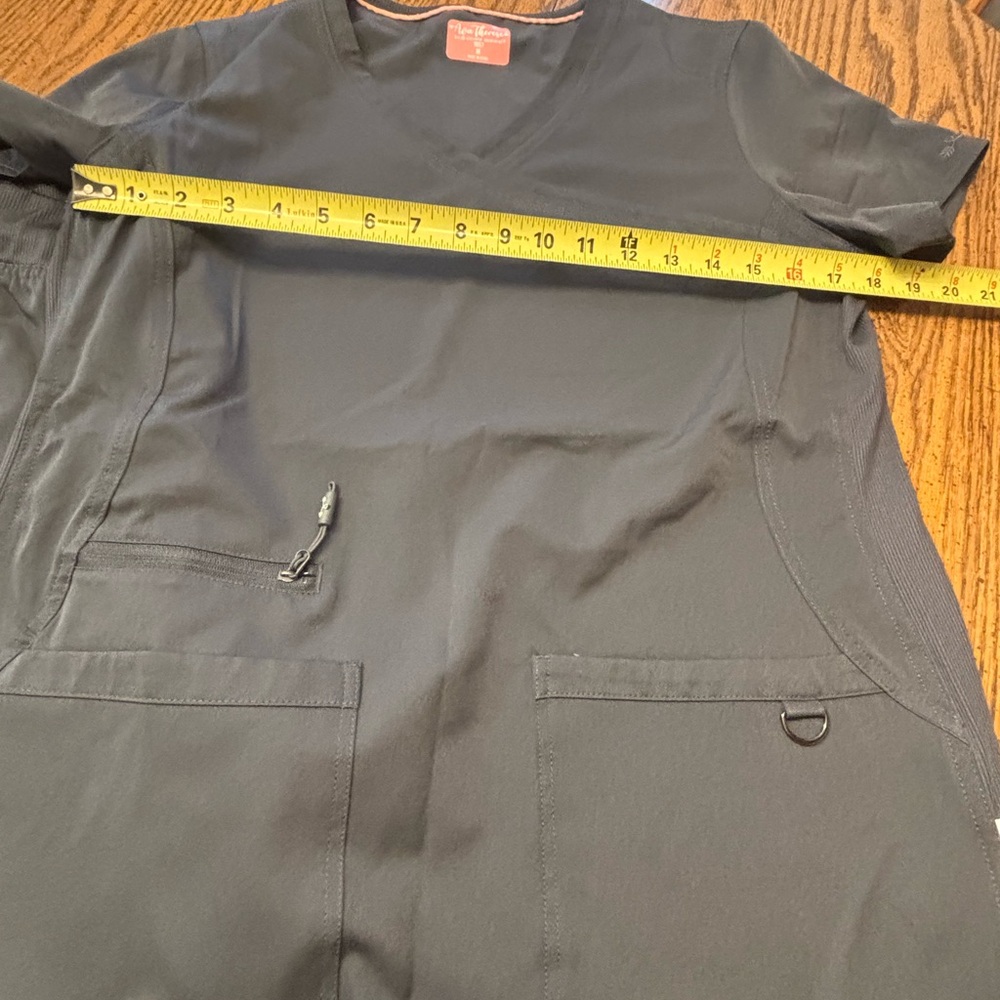Ava Therese Women’s medium tall jogger scrubs - Picture 4 of 11